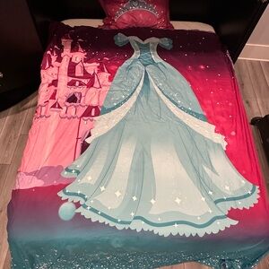 Full/Queen Princess/Castle Duvet Cover and Sham